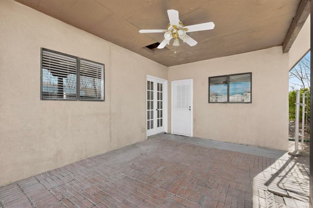 2705 Mountain Road NW, Albuquerque, NM 87104