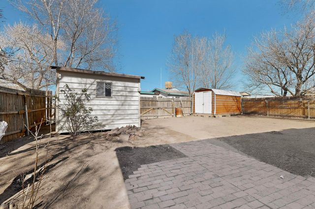 2705 Mountain Road NW, Albuquerque, NM 87104