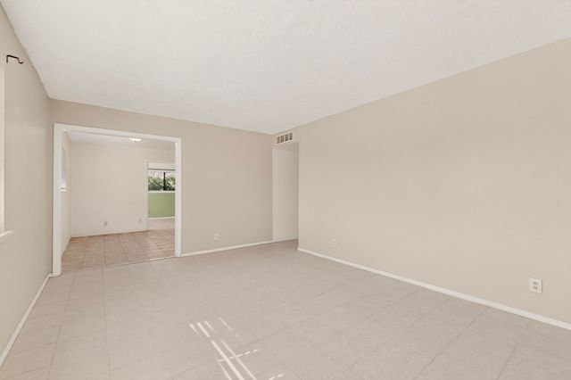 2705 Mountain Road NW, Albuquerque, NM 87104