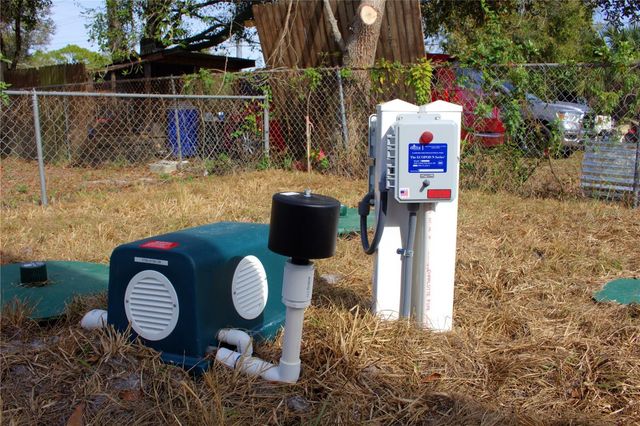 7222 WAYCROSS AVENUE, Tampa, FL 33619