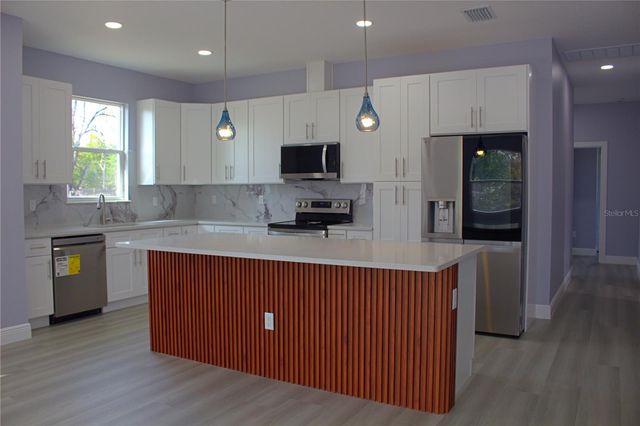 7222 WAYCROSS AVENUE, Tampa, FL 33619