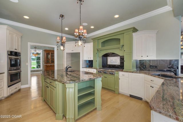 1704 Liam Street, Carthage, MO 64836