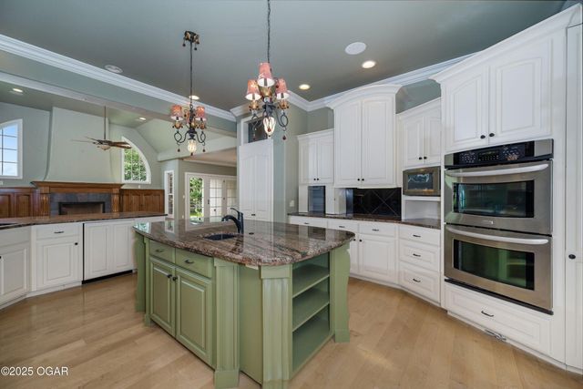 1704 Liam Street, Carthage, MO 64836