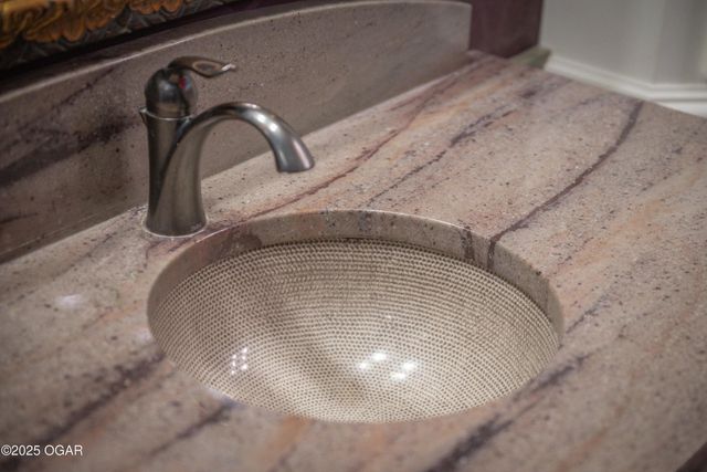 1704 Liam Street, Carthage, MO 64836