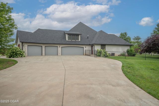 1704 Liam Street, Carthage, MO 64836