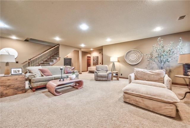 4941 Noland Road, Shawnee, KS 66216