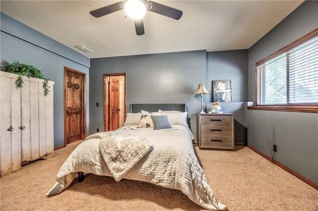 4941 Noland Road, Shawnee, KS 66216