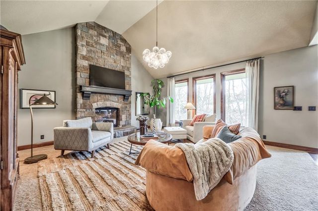 4941 Noland Road, Shawnee, KS 66216