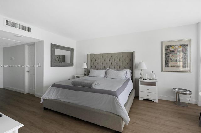 11111 Biscayne Blvd 14G-Studio, Miami, FL 33181