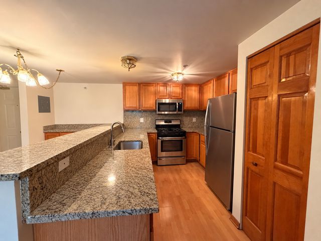 1111 Burlington Avenue 312, Lisle, IL 60532