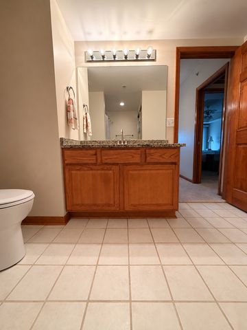 1111 Burlington Avenue 312, Lisle, IL 60532