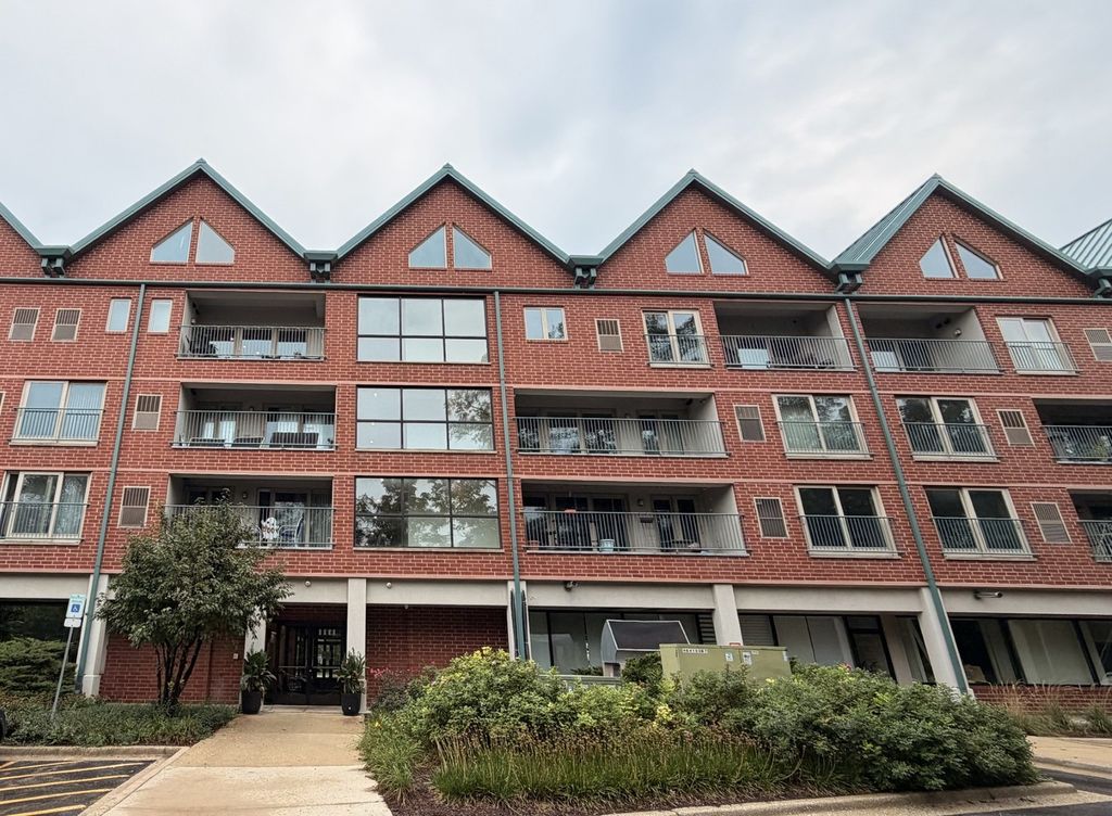 1111 Burlington Avenue 312, Lisle, IL 60532