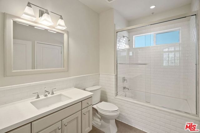 1625 Granville Avenue 301, Los Angeles, CA 90025