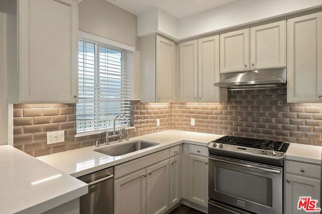 1625 Granville Avenue 301, Los Angeles, CA 90025