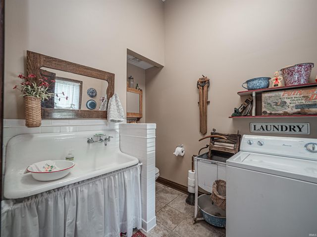 11501 Old State Road, Evansville, IN 47725