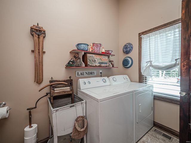 11501 Old State Road, Evansville, IN 47725