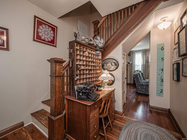 11501 Old State Road, Evansville, IN 47725