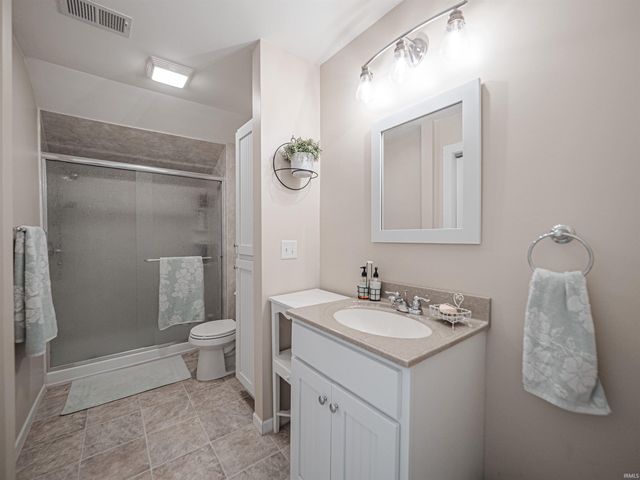 11501 Old State Road, Evansville, IN 47725