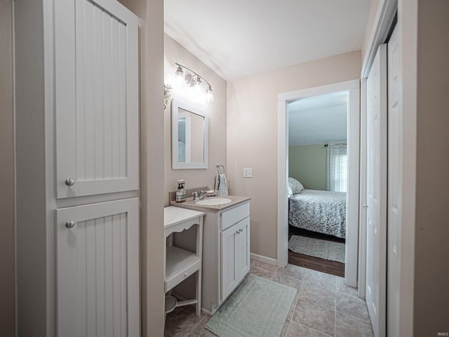 11501 Old State Road, Evansville, IN 47725