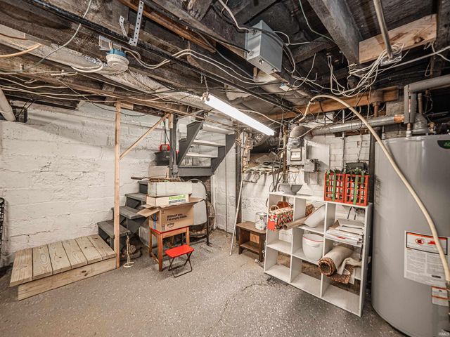 11501 Old State Road, Evansville, IN 47725