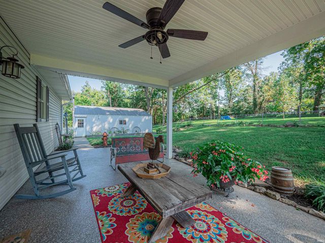 11501 Old State Road, Evansville, IN 47725