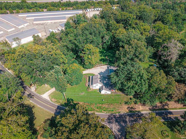 11501 Old State Road, Evansville, IN 47725