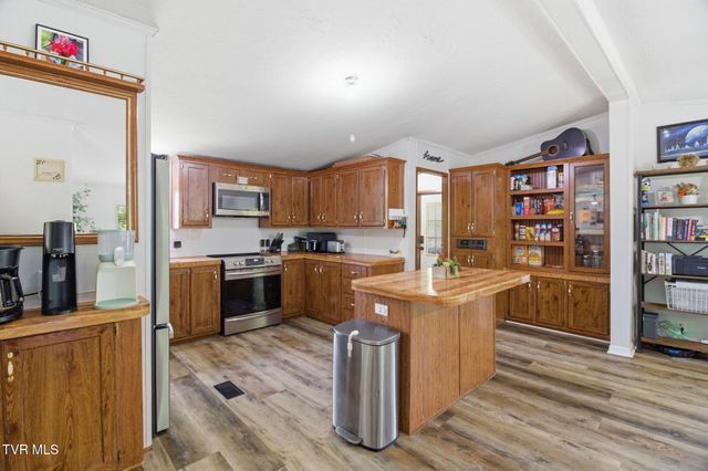 150 Carlton Ridge Lane, Greeneville, TN 37745