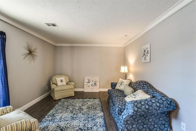 6013 Greenview Drive, Oklahoma City, OK 73135