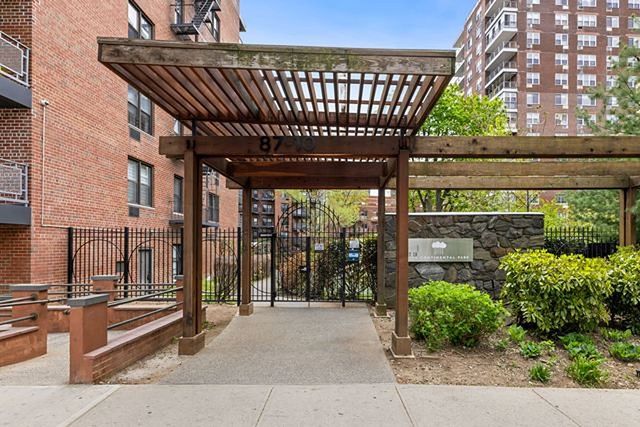 8710 51st Ave Apt 1C, New York City, NY 11373