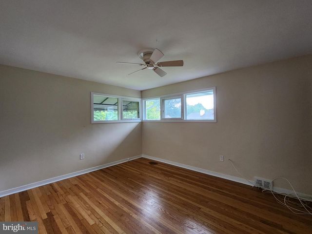 125 LAKEDALE DR, Lawrenceville, NJ 08648