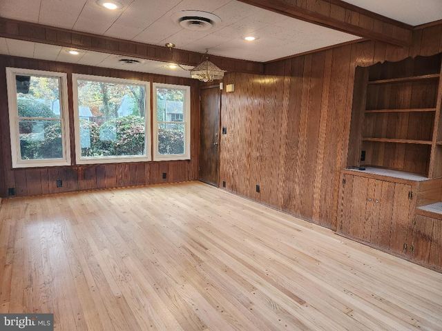 125 LAKEDALE DR, Lawrenceville, NJ 08648