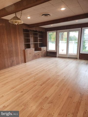 125 LAKEDALE DR, Lawrenceville, NJ 08648
