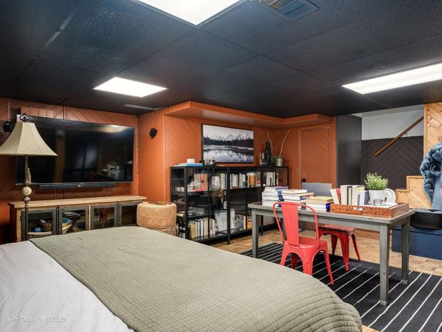 3400 N Narragansett Avenue, Chicago, IL 60634