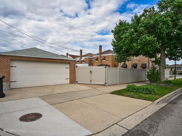 3400 N Narragansett Avenue, Chicago, IL 60634