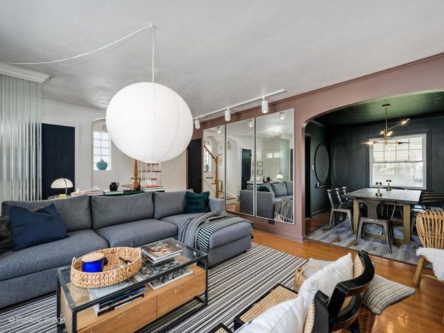 3400 N Narragansett Avenue, Chicago, IL 60634
