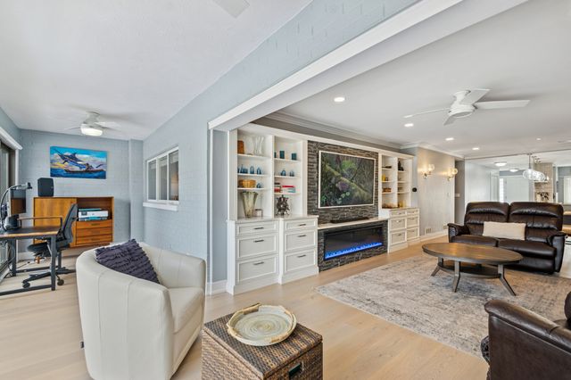 1 N Dee Road 3G, Park Ridge, IL 60068