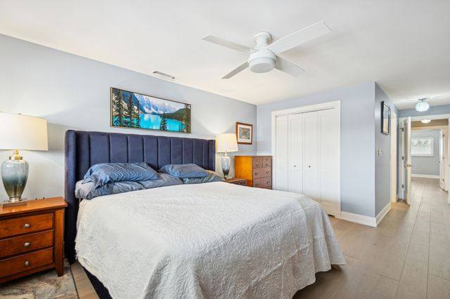 1 N Dee Road 3G, Park Ridge, IL 60068