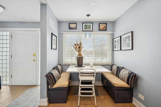 1 N Dee Road 3G, Park Ridge, IL 60068