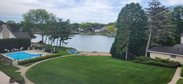 1 N Dee Road 3G, Park Ridge, IL 60068