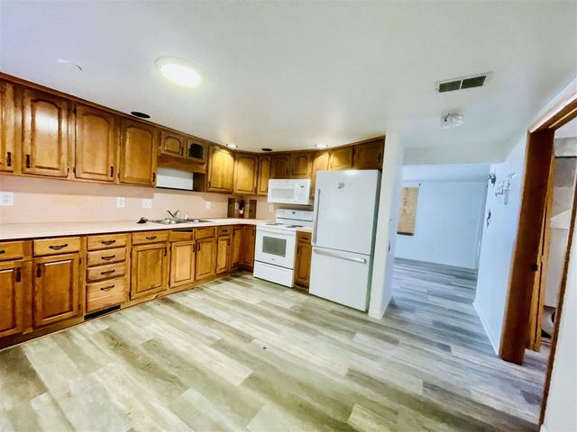 242 Kenneth Street, Jackson, MI 49201