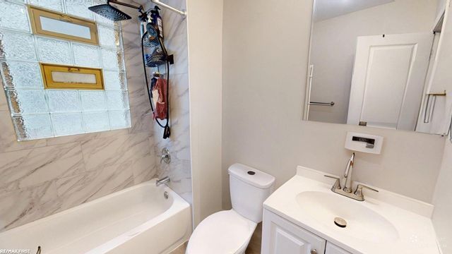 8415 Sherman Avenue, Warren, MI 48089