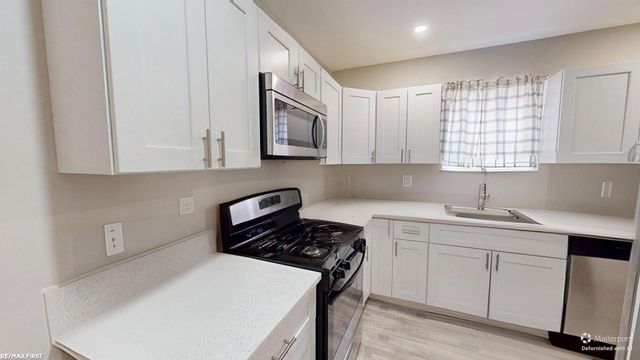 8415 Sherman Avenue, Warren, MI 48089