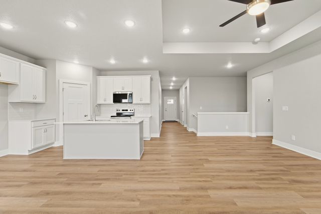 1464 S 91st Street, West Des Moines, IA 50266