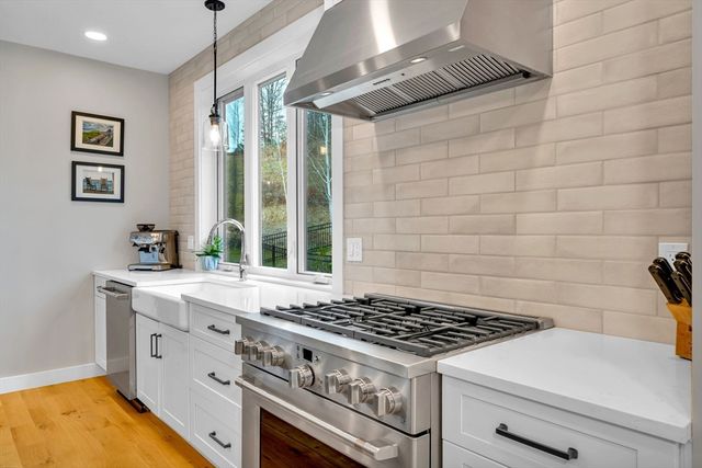 122 Seven Sister Rd, Haverhill, MA 01830