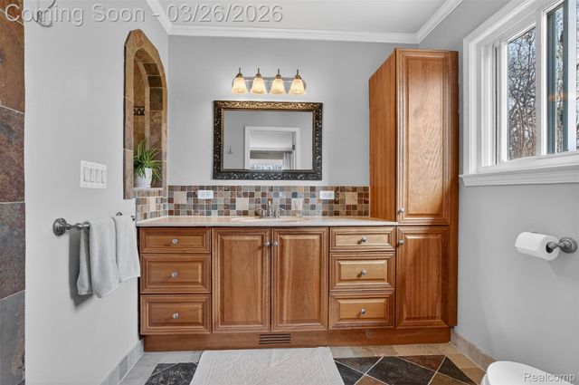 447 Lange Drive, Troy, MI 48098