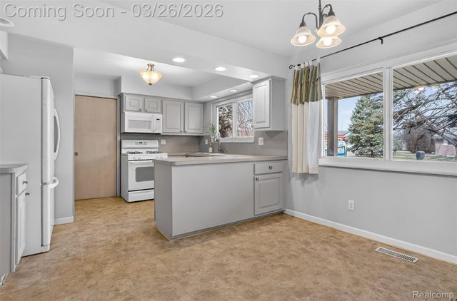 447 Lange Drive, Troy, MI 48098