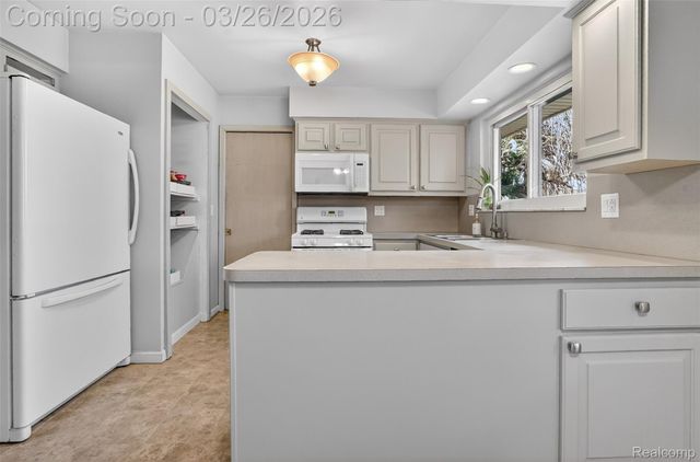 447 Lange Drive, Troy, MI 48098