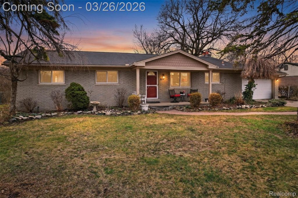 447 Lange Drive, Troy, MI 48098