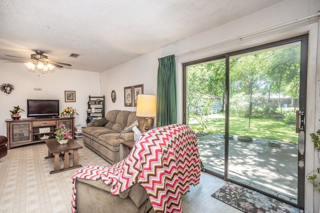 1904 Cypress Court, Gainesville, TX 76240
