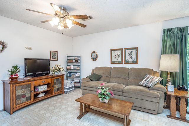 1904 Cypress Court, Gainesville, TX 76240
